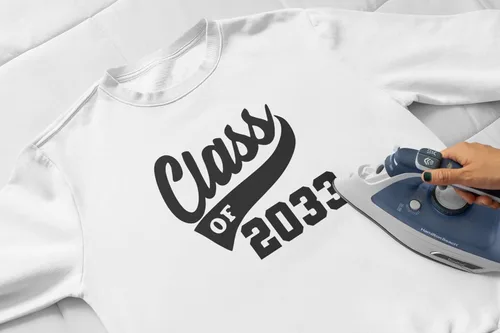 Miniatura 2 de Graduation Iron On Transfer, Class of 2033 Tshirt Decal, High School College Senior Shirt Sticker, HTV Graduate Patch, Pick Size Color, Iron-On Gold