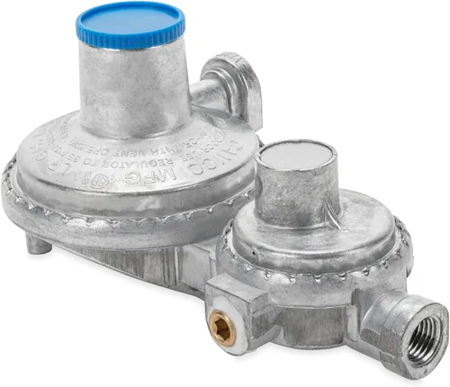 Miniatura 2 de Camco Regulador de Propano Horizontal de Dos Etapas - Compatible con Tanques de Propano de 20 lb o 30 lb con Roscas ACME - Entrada NPT Hembra de 1/4