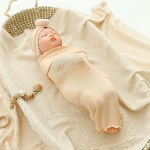 Miniatura 7 de Trilly Juego de manta para envolver al bebé con turbante de bebé (beige), 12 calcomanías de hitos para niñas, sacos para recién nacidos, regalos