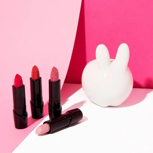 Miniatura 9 de Wet N Wild - Lápiz labial con acabado sedoso, color labial hidratante rico y acumulable, formulado con vitaminas A, E y macadamia para una Java
