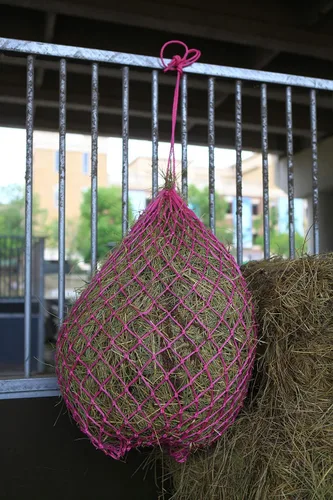 Miniatura 3 de T TEKE Comedero de heno clásico lento, redes de heno, 40 pulgadas de longitud con agujeros de 2 pulgadas, suministros para caballos, bolsas de heno