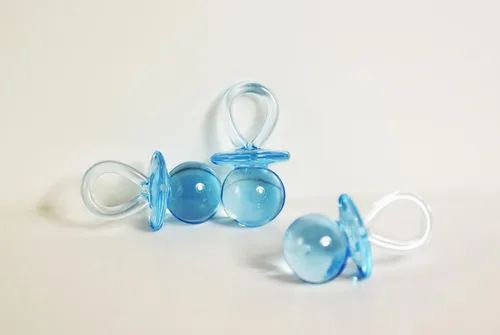 1-3/4 "Mini accesorio de plástico transparente chupetes Baby Shower juego revelación de género decoración fiesta favores azul 12 piezas