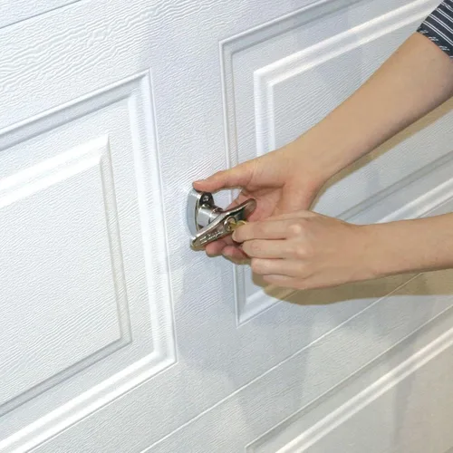 Miniatura 3 de Kit universal de cerradura de puerta de garaje con pestillo de resorte y manija con llave