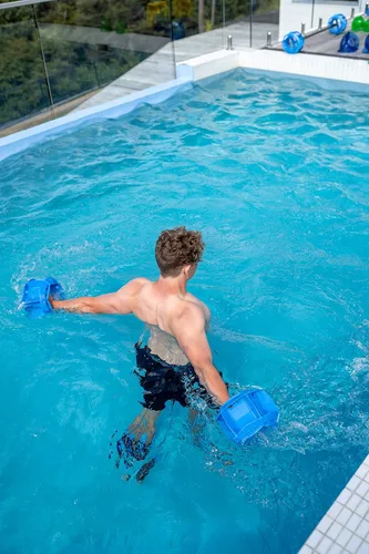 Miniatura 4 de Aquastrength Ultimate Bundle - Equipo funcional para ejercicios de piscina Pesas de agua Barbell, campanas y aletas Enlace a Ejercicios y Azul