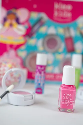 Miniatura 9 de Luna Star Naturals Klee Kids Deluxe Play - Kit de maquillaje suave y no tóxico. Fabricado en Estados Unidos (Hada de los besos de cupcake)