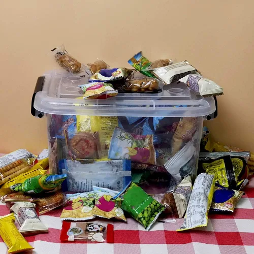 Miniatura 6 de Paquete de 6 cajas de almacenamiento de 5.5 cuartos de galón con tapas, pequeños contenedores de almacenamiento de plástico con asa