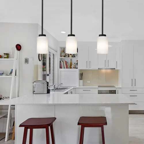Miniatura 3 de TODOLUZ Luminaria Colgante Negra con Cristal Blanco Ópal, Mini Candelabro de Estilo Rústico para Isla de Cocina y Pasillo