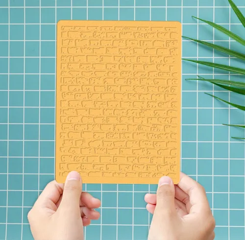 Miniatura 3 de ALIBBON Carpetas de plástico en relieve de pared de ladrillo para hacer tarjetas, carpetas de relieve de fondo de ladrillo para álbumes de recortes