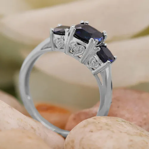 Miniatura 36 de Dazzlingrock Collection Anillo de boda de 3 piedras preciosas creadas en el centro de cojín de 0.04 quilates y diamante blanco natural redondo