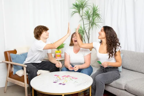 Miniatura 3 de Exploding Kittens - Juego Happy Salmon, juego de cartas divertidas para adultos, adolescentes y niños