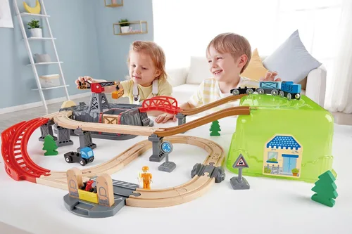 Miniatura 5 de Hape Conjunto Railway Bucket Builder Juguete de Tren de Madera Multicolor de 50 Piezas, Kit de Construcción para Niños
