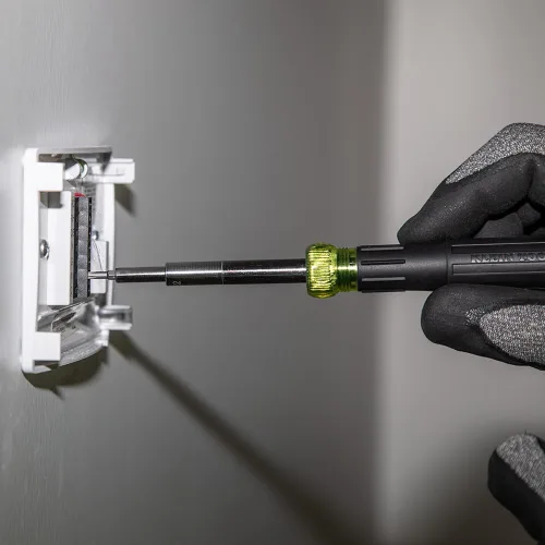 Miniatura 8 de Klein Tools 32314 Destornillador electrónico, 14 en 1 con 8 puntas de precisión, ranurado, Phillips y brocas TORX a prueba de manipulación, 6 llaves