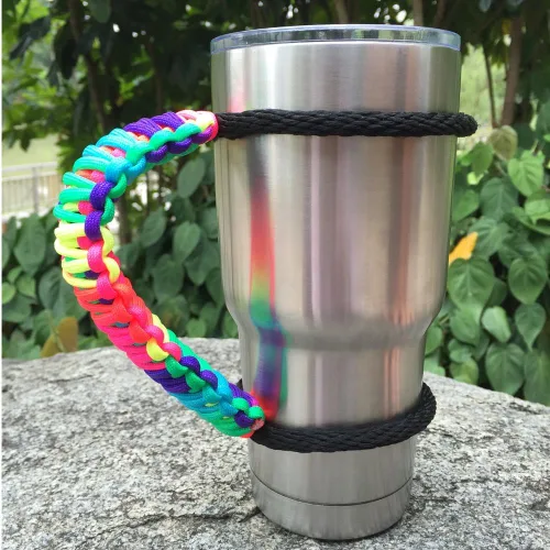 Miniatura 19 de MOCE Mango de paracaídas hecho a mano para vaso Yeti/Rtic/Ozark Trail Rambler de 30 onzas. Morado/Blanco Violeta/Blanco