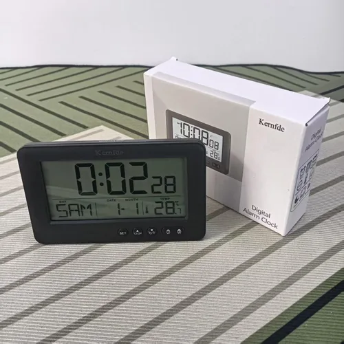 Miniatura 4 de Reloj despertador de viaje alimentado por pilas, reloj despertador para dormitorios, pequeño reloj digital con luz de fondo, 2 alarmas, repetición
