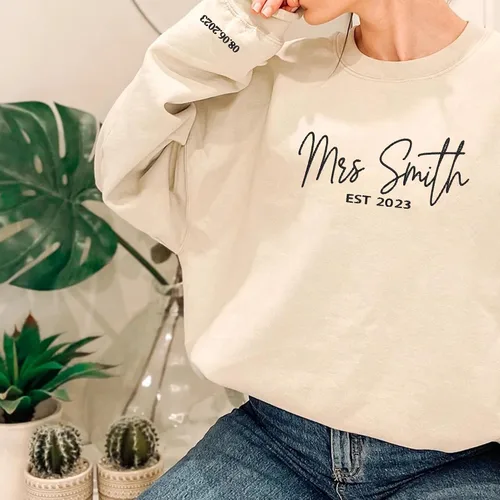 Miniatura 4 de GodLover Personalized Embroidered Mrs. Sweatshirt With Date On Sleeve, Bride Sweatshirt,Bachelorette Party Gifts For Bride