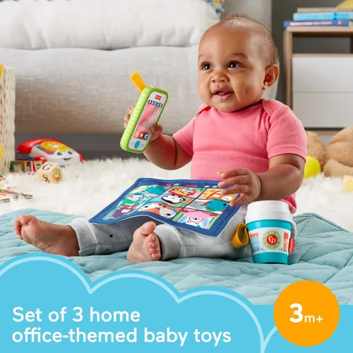 Miniatura 2 de Fisher-Price Just for Kicks Juego de regalo de 3 juguetes de actividades infantiles con temática de fútbol americano para bebés recién nacidos desde