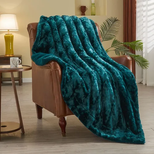 Miniatura 12 de NEWCOSPLAY - Manta de piel sintética súper suave con respaldo de sherpa, manta decorativa cálida y acogedora para habitación, sofá y piso