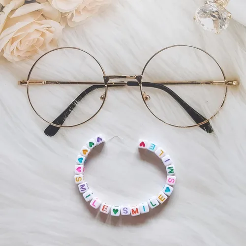 Miniatura 3 de Xeahung 200 cuentas de letras acrílicas cuadradas multicolor para hacer joyas, llaveros de bricolaje, collares, pulseras, decoraciones