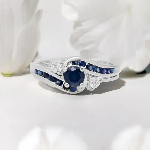 Miniatura 3 de Dazzlingrock Collection Juego de anillos de compromiso de oro blanco y zafiro azul de 10 quilates