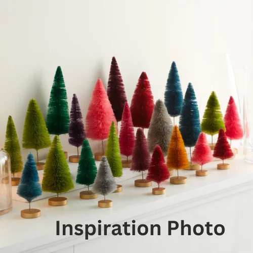 Miniatura 6 de Your Heart's Content Juego de 6 árboles de cepillo para botellas clásicos. Artesanal teñido a mano, Navidad rojo y verde, decoración de mantel