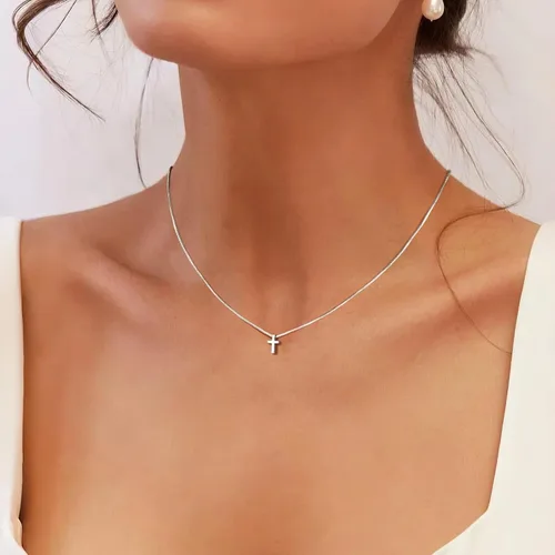 Miniatura 41 de Collar de cruz para mujeres y niñas, delicado chapado en oro de 14 quilates, gargantilla con dije de cruz que no se deslustra, impermeable, moderno