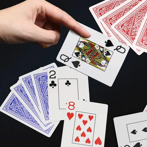 Miniatura 6 de INTEGEAR Juego de cartas de 2 barajas de póquer de plástico impermeable para Texas Holdem Poker Go Fish y más juegos de cartas, índice jumbo de 2.5