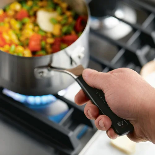 Miniatura 14 de KitchenAid - Sartén de acero inoxidable de inducción con marcas de medición y tapa, 2 cuartos de galón, acero inoxidable cepillado