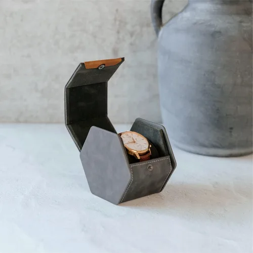 Miniatura 14 de Funda protectora de viaje para reloj de 1 ranura, organizador de relojes de alta calidad, con cuero vegano, almohada ajustable para cualquier reloj