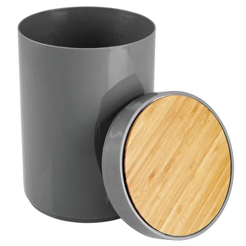 Miniatura 6 de mDesign Basurero de plástico redondo pequeño - Papelera de basura con contenedor de tapa de cierre oscilante - Papelera de baño - Sostiene residuos