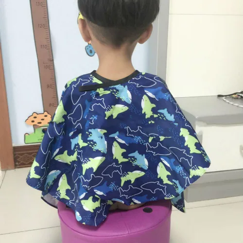 Miniatura 2 de AKOAK Gorro de corte de pelo con estampado de delfín de dibujos animados para niños, impermeable, vestido de peluquería, vestido de salón, delantal