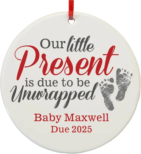 Miniatura 11 de Let's Make Memories Adorno personalizado para la primera Navidad del bebé, adorno de recuerdo 2025, mi primera Navidad, pies de bebé, corazón