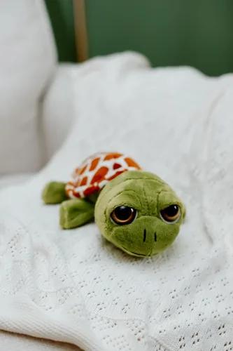 Miniatura 6 de The Petting Zoo Peluche de tortuga marina, regalos para niños, animales del océano de ojos brillantes, juguete de peluche de tortuga marina de 9