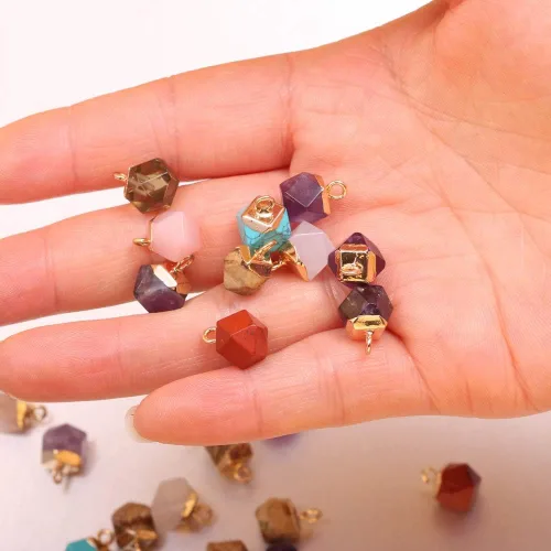 Miniatura 4 de 10 dijes cuadrados facetados de piedras preciosas naturales de amatistas para hacer collares y joyas