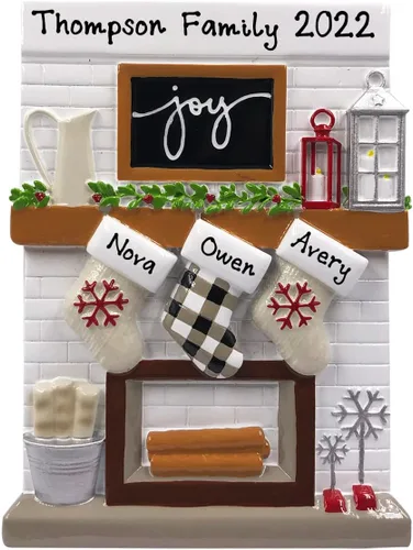 Miniatura 5 de Adorno de Navidad Personalizado 2025 para Familia de 3 de Repisa de Chimenea - Medias Familia Mañana de Navidad Adorno Decorativo Personalizado