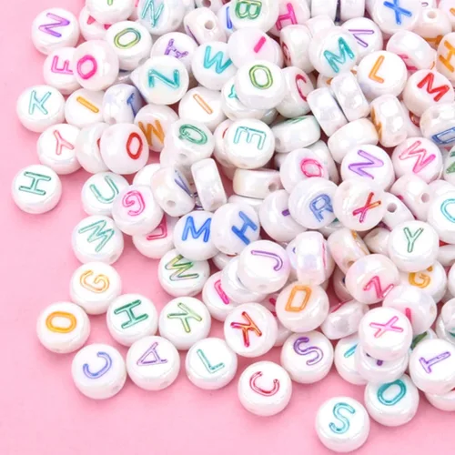 Miniatura 5 de 500 cuentas del alfabeto negro sobre blanco, cuentas redondas de letras acrílicas de 0.394 pulgadas, cuentas de letras blancas del alfabeto A-Z