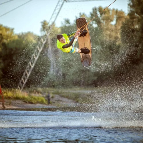Miniatura 9 de Obcursco Cuerda Wakeboard, línea de deportes acuáticos con mango EVA. Ideal para esquí acuático, wakeboard, rodillera 2 secciones rojo y negro