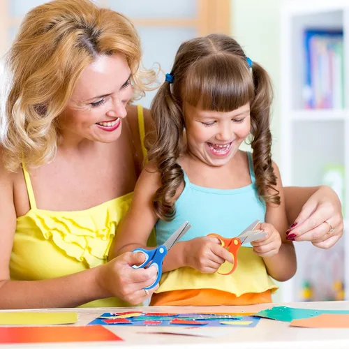 Miniatura 6 de Honoson Tijeras de seguridad pequeñas de acero inoxidable de 6 pulgadas con tapa para niños preescolares de 4 a 7, 8 y 9 años, suministros cristianos