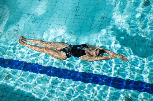 Miniatura 7 de ARENA Performance Icons Solid Traje de baño de mujer Super Free Back One Piece MaxLife Traje de entrenamiento para piscina