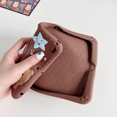 Miniatura 5 de Funda para Samsung Galaxy Tab S6 Lite P610/P615 de 10.4 pulgadas, silicona suave con patrón de oso marrón con cordón y soporte plegable a prueba
