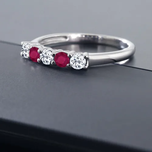 Miniatura 5 de Gem Stone King 0.70 Ct Round White Topaz Red Ruby 10K White Gold 5 Stone Anniversary 5-Stone Band Ring