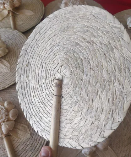 Miniatura 8 de Jacq & Jürgen - Paquete de 4 abanicos de mano de palma de color natural de 13 ″ - Abanicos de mano de boda para invitados, abanicos florales