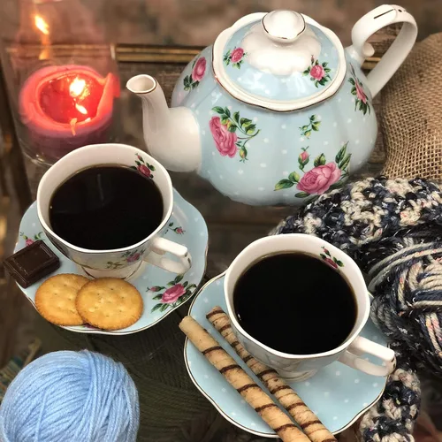 Miniatura 7 de BTaT - Juego de té floral para adultos, 13 piezas, servicio para 4, olla (38 onzas) y tazas (8 onzas) con platillos, diseño floral azul pastel
