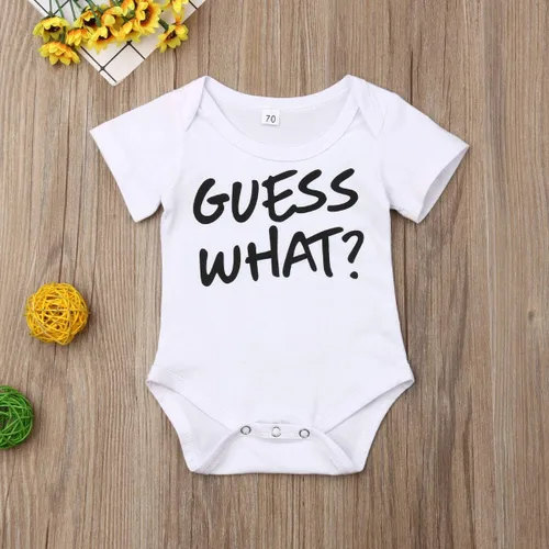 Miniatura 68 de Pañalero para bebé recién nacido, con frase en inglés “Got my mind on my momy”, color gris y blanco, talla 0-18M