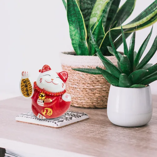 Miniatura 3 de Tofficu Adorable banco de monedas de cerámica roja de gato de la suerte, decoración de Feng Shui, bonita decoración de habitación, gato chino