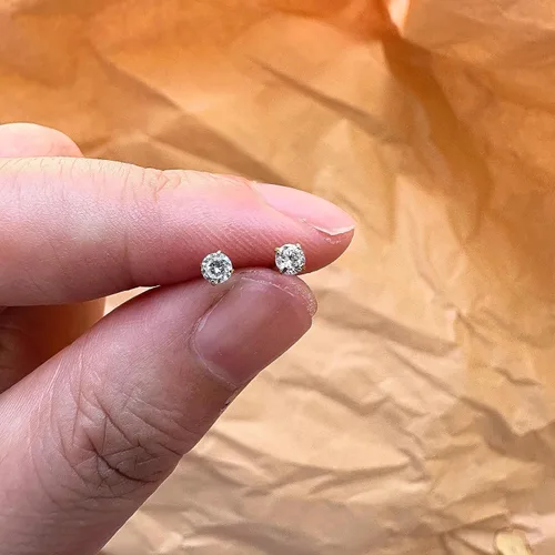 Miniatura 12 de Aretes de tuerca de circonita cúbica pequeña de 0.118 pulgadas, aretes de tuerca de oro de 14 quilates con circonita cúbica para cartílago, hélix