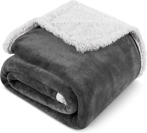 Miniatura 3 de PAVILIA Manta de forro polar Sherpa para sofá, gris oscuro, manta de felpa suave y mullida, acogedora manta de invierno reversible para mujeres