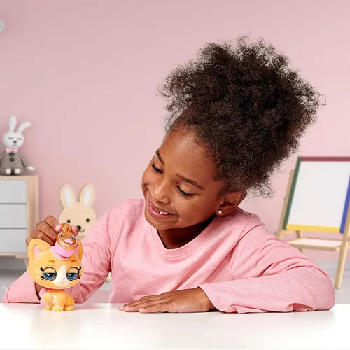 Miniatura 3 de Kindi Kids Aromática Sisters Pawsome Royal Family - Muñeca de Juego Preescolar de 10": Tiara Sparkles, Baby Kindi de 6.5": Teenie Tiara, y Kindi