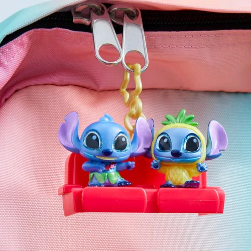 Miniatura 3 de Disney Doorables ADOORBS - Muñeca Superfan de Stitch de Lujo, 2 Figuras Exclusivas, Estreno de Película, Desempaqueta 10 Mini Accesorios