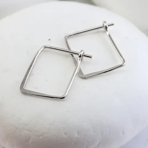 Miniatura 88 de Aretes de aro finos martillados, elegantes plata esterlina geométrica sólida, relleno de oro y relleno de oro rosa; para mujer por Lotus Stone