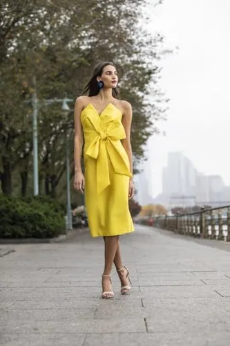 Miniatura 9 de Badgley Mischka Vestido de cóctel con lazo frontal sin tirantes